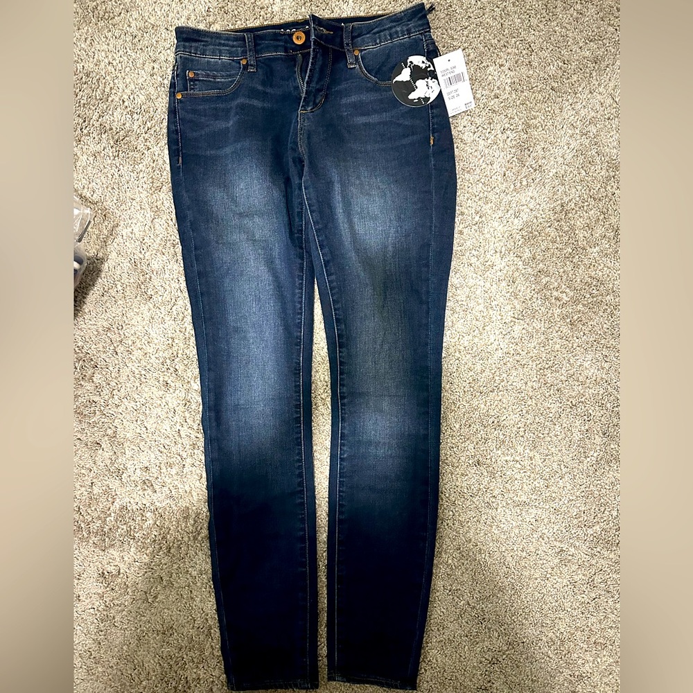 Articles of Society size 26 mid rise skinny jeans